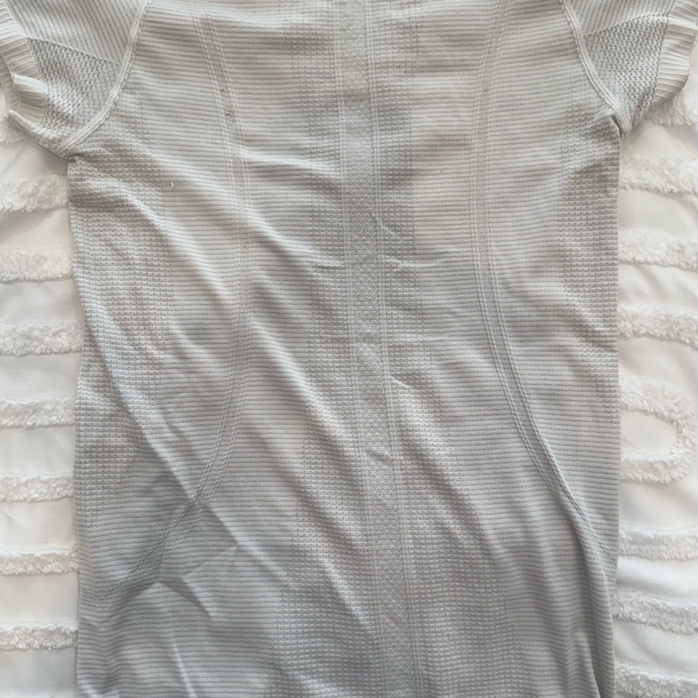 Lululemon Athletica White Short Sleeve Tee